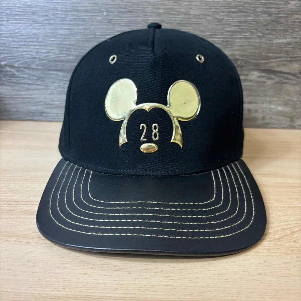 Disney Hat Cap‎ Strap Back Black Mickey Mouse 28 Walt Disney World Parks